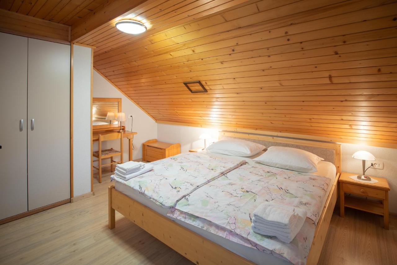 Apartmaji Colja ボーヒニ エクステリア 写真