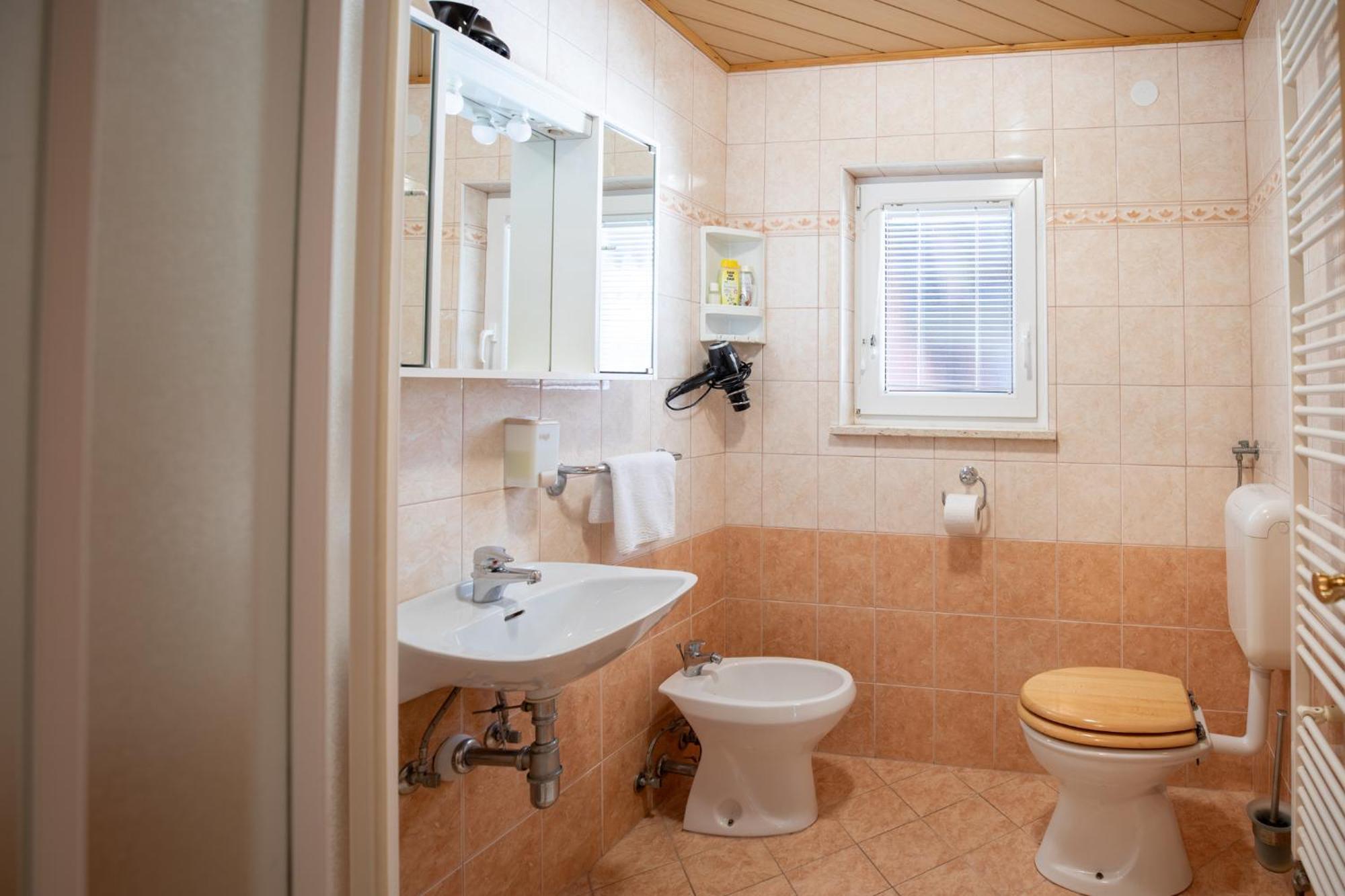 Apartmaji Colja ボーヒニ エクステリア 写真